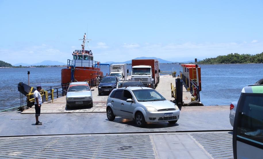 Com Ponte de Guaratuba em andamento, ferry boat terá isenção de tarifa até final do ano Foto: Rodrigo Félix Leal / SEIL