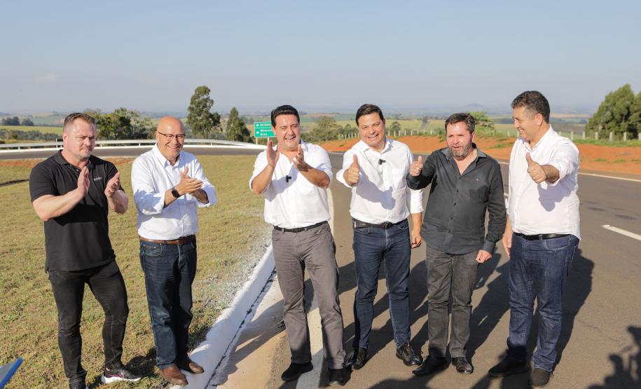 O governador Carlos Massa Ratinho Junior entregou oficialmente nesta quinta-feira (17) o Contorno Sul de Wenceslau Braz, no Norte Pioneiro.  Foto: Roberto Dziura Jr/AEN