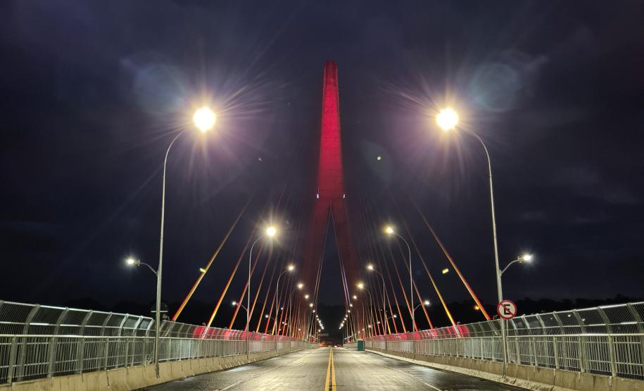 Teste de iluminação cênica marca fim dos trabalhos na Ponte da Integração Brasil Foto: DER-PR