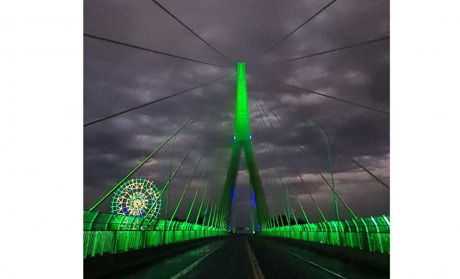 Teste de iluminação cênica marca fim dos trabalhos na Ponte da Integração Brasil Foto: DER-PR