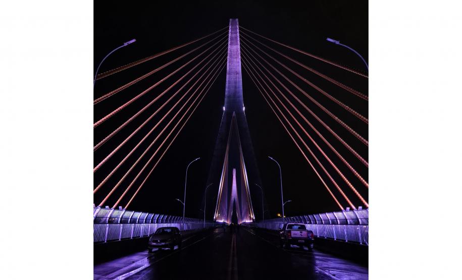 Teste de iluminação cênica marca fim dos trabalhos na Ponte da Integração Brasil Foto: DER-PR