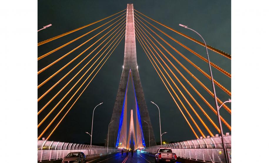Teste de iluminação cênica marca fim dos trabalhos na Ponte da Integração Brasil Foto: DER-PR