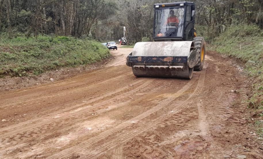 Estrada do Cerne recebe serviços de conservação em Campo Largo Foto: DER