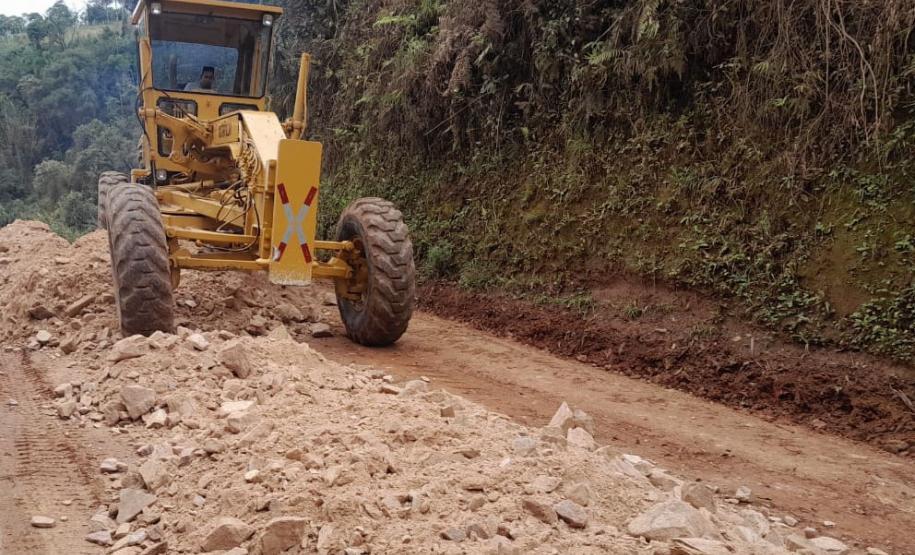 Estrada do Cerne recebe serviços de conservação em Campo Largo Foto: DER