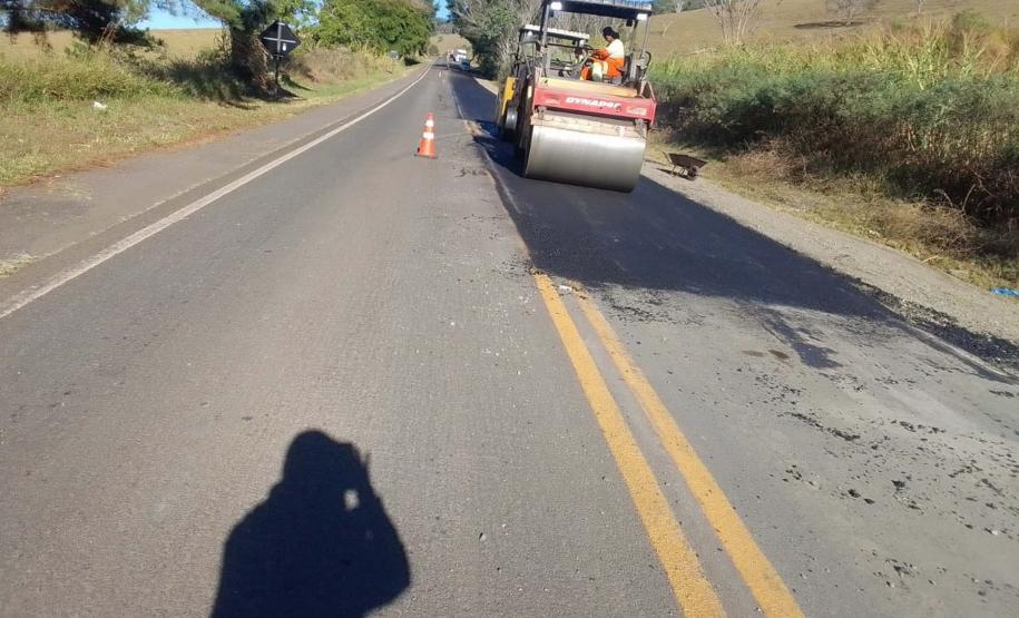 Estado recupera pavimento da PR-090 entre São Jerônimo da Serra e Curiúva Foto: DER