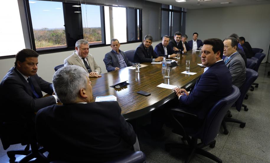 O governador Carlos Massa Ratinho Junior se reuniu nesta quarta-feira (9), em Brasília, com a diretoria da Infraero para discutir uma parceria que busca modernizar os aeroportos regionais do Paraná.  Foto: Jonathan Campos/AEN