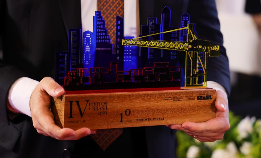 Governador Carlos Massa Ratinho Junior participa da quarta edição do Prêmio Portos + Brasil, promovida pelo Ministério de Portos e Aeroportos na noite desta quarta-feira (9), em Brasília.  Foto: Jonathan Campos/AEN