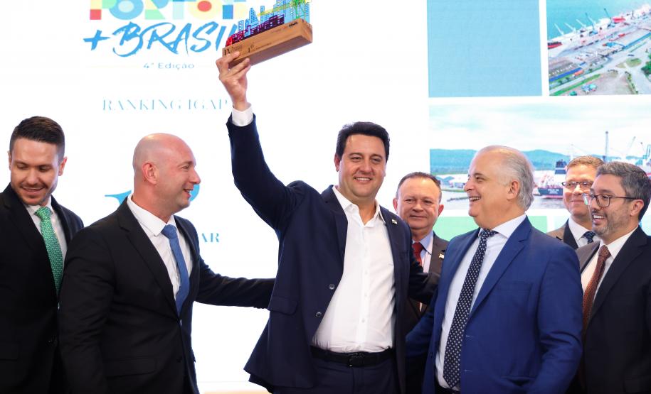 Governador Carlos Massa Ratinho Junior participa da quarta edição do Prêmio Portos + Brasil, promovida pelo Ministério de Portos e Aeroportos na noite desta quarta-feira (9), em Brasília.  Foto: Jonathan Campos/AEN