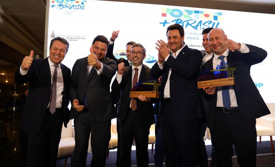 Governador Carlos Massa Ratinho Junior participa da quarta edição do Prêmio Portos + Brasil, promovida pelo Ministério de Portos e Aeroportos na noite desta quarta-feira (9), em Brasília.  Foto: Jonathan Campos/AEN