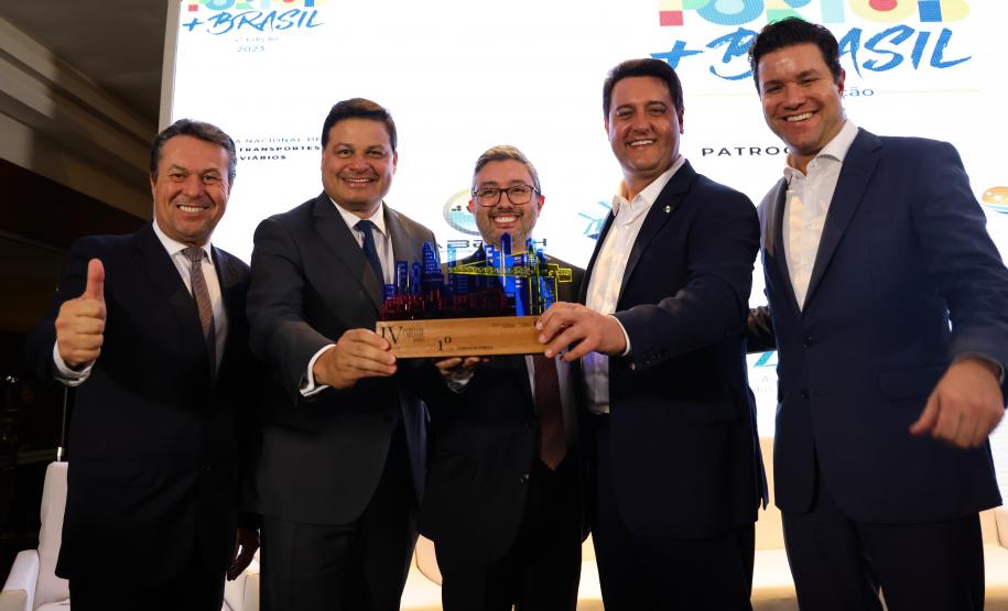 Governador Carlos Massa Ratinho Junior participa da quarta edição do Prêmio Portos + Brasil, promovida pelo Ministério de Portos e Aeroportos na noite desta quarta-feira (9), em Brasília.  Foto: Jonathan Campos/AEN