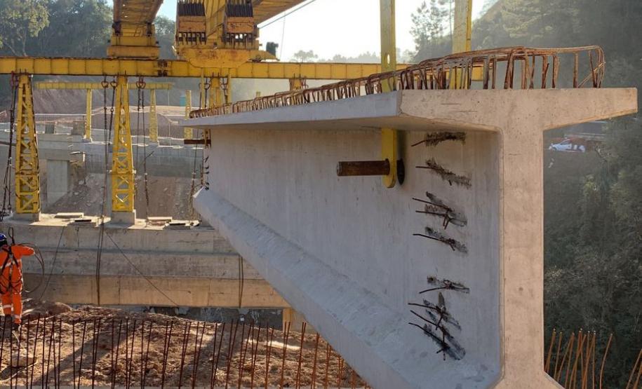 Transporte de vigas para pontes da Rodovia dos Minérios segue até o dia 22 Foto: DER-PR