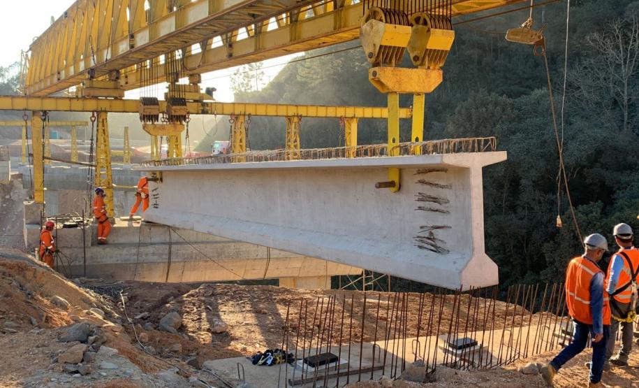 Transporte de vigas para pontes da Rodovia dos Minérios segue até o dia 22 Foto: DER-PR
