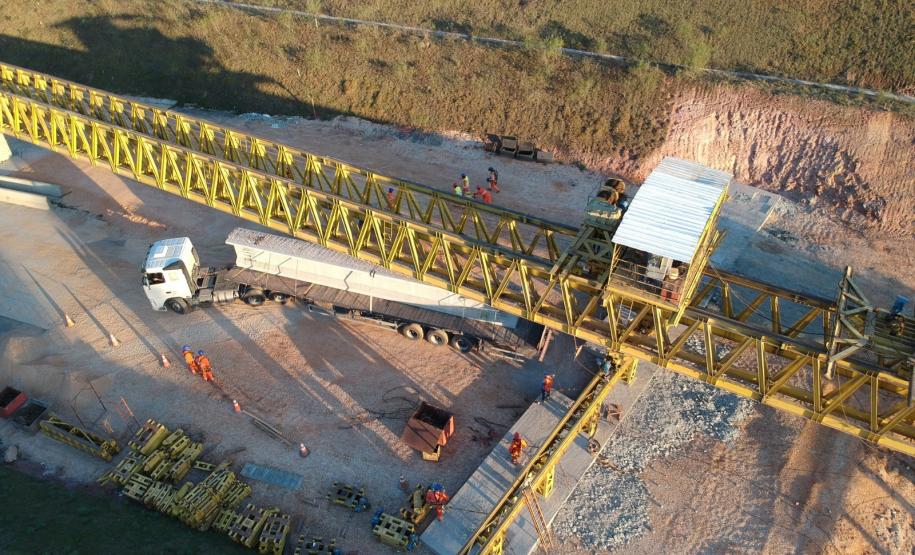 Transporte de vigas para pontes da Rodovia dos Minérios segue até o dia 22 Foto: DER-PR