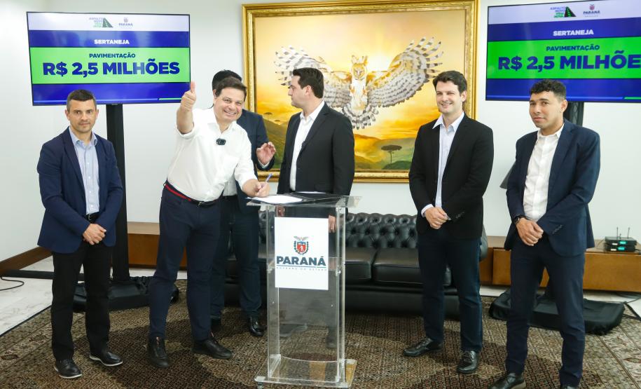 Asfalto Novo, Vida Nova: governador libera R$ 45,3 milhões para 11 municípios Foto: Rodrigo Félix Leal / SEIL
