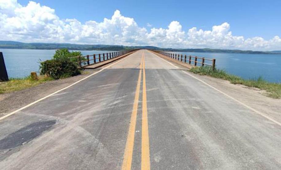 Governo do Paraná assina contrato de R$ 7,6 mi para reforma de pontes no Norte Pioneiro - Ponte Rio Itararé - Represa de Chavantes PR-218 em Carlópolis Foto: DER-PR