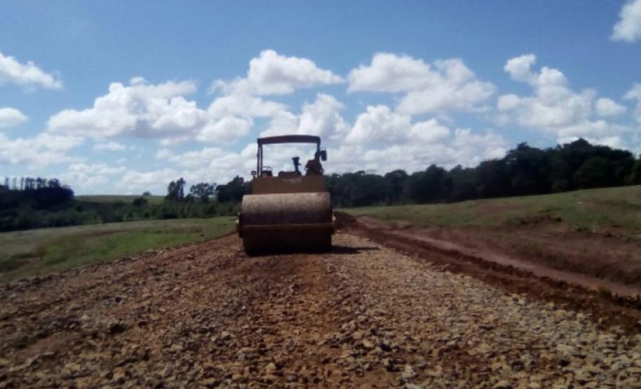 PR-553 - Assinado o contrato de conservação da rodovia entre Mamborê e Luiziana Foto: DER-PR