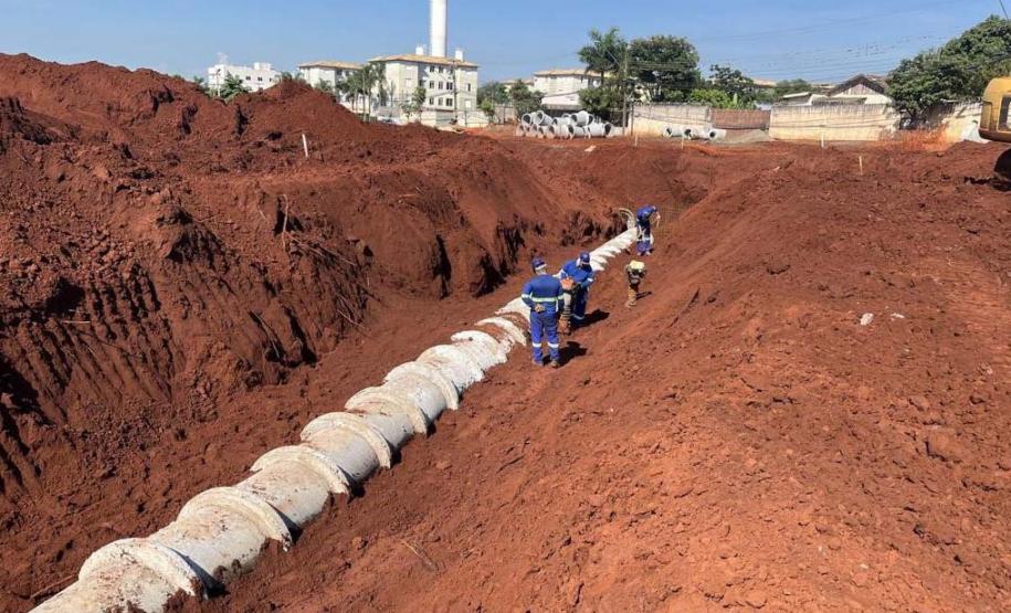 Drenagem e terraplenagem marcam avanço das obras do Viaduto da PUC em Londrina Foto: DER-PR