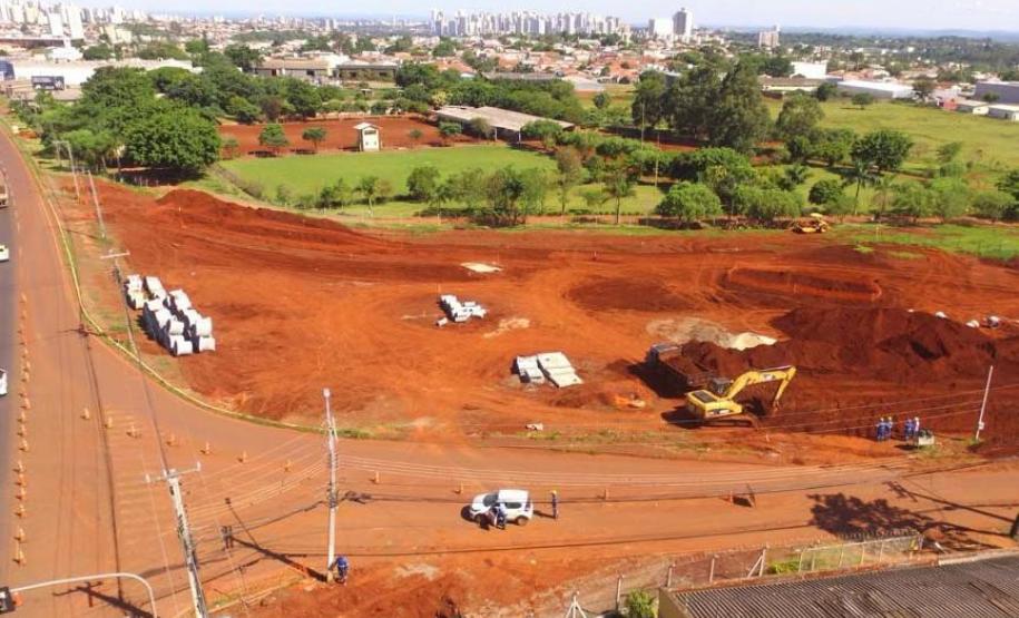 Drenagem e terraplenagem marcam avanço das obras do Viaduto da PUC em Londrina Foto: DER-PR