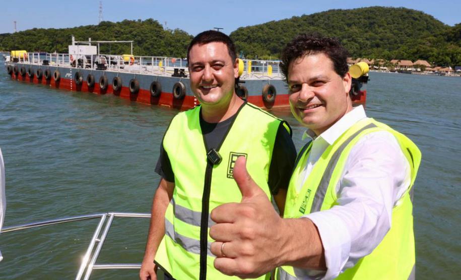 Obra da Ponte de Guaratuba-Matinhos recebe nova balsa de apoio marítimo  Foto: Rodrigo Félix Leal/SEILPR