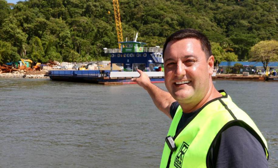 Obra da Ponte de Guaratuba-Matinhos recebe nova balsa de apoio marítimo  Foto: Rodrigo Félix Leal/SEILPR