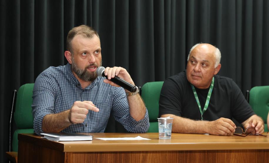 Técnicos do DER/PR apresentaram detalhes da obra nesta terça. Foto: Rodrigo Félix Leal / SEIL