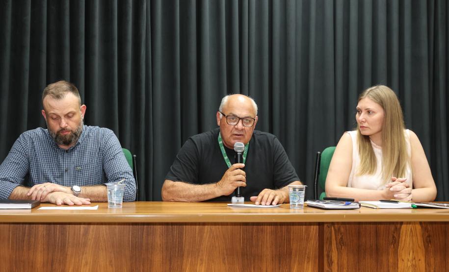 Técnicos do DER/PR apresentaram detalhes da obra nesta terça. Foto: Rodrigo Félix Leal / SEIL