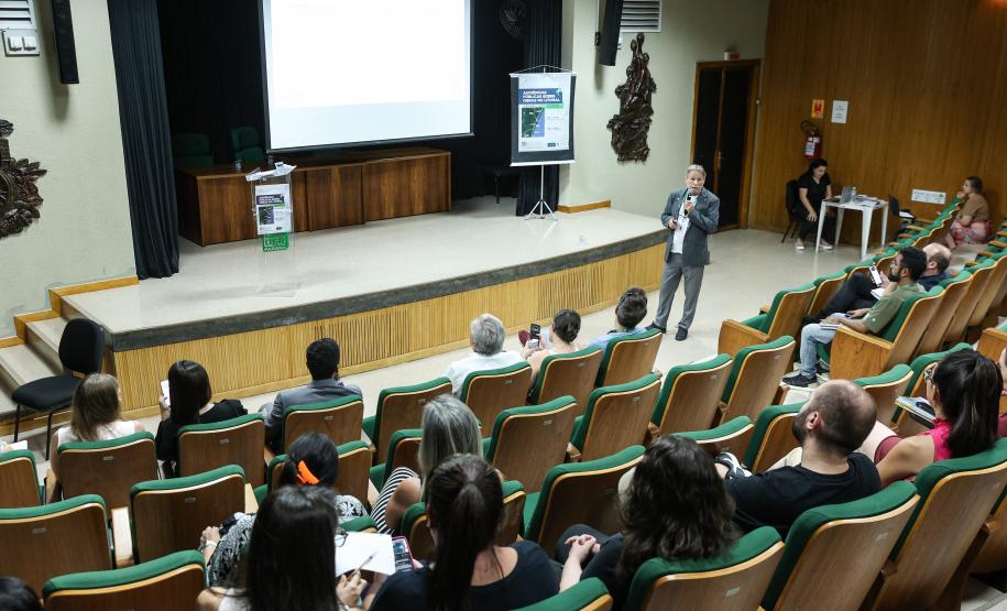 Técnicos do DER/PR apresentaram detalhes da obra nesta terça. Foto: Rodrigo Félix Leal / SEIL