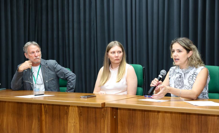 Técnicos do DER/PR apresentaram detalhes da obra nesta terça. Foto: Rodrigo Félix Leal / SEIL