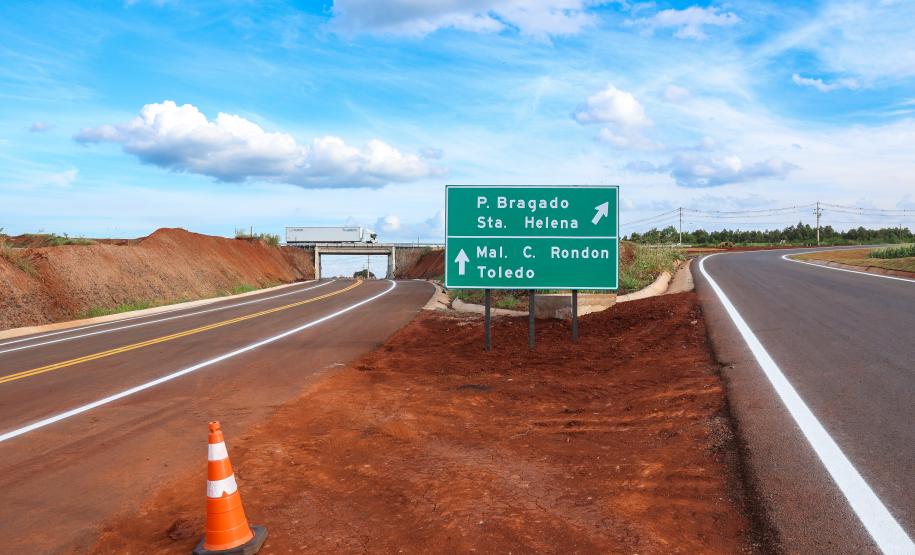 Com tráfego já liberado, novo contorno de Marechal Cândido Rondon recebe últimos serviços Foto: Rodrigo Félix Leal/SEIL