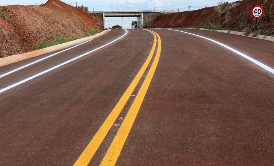 Com tráfego já liberado, novo contorno de Marechal Cândido Rondon recebe últimos serviços Foto: Rodrigo Félix Leal/SEIL