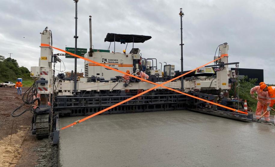 Começa a etapa de concretagem da rodovia entre Palmas e Clevelândia Foto: DER
