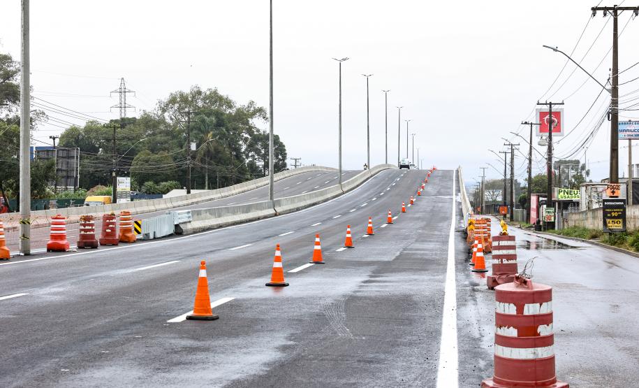 Novo viaduto de São José dos Pinhais tem pista superior liberada Foto: Rodrigo Félix Leal/SEIL-PR
