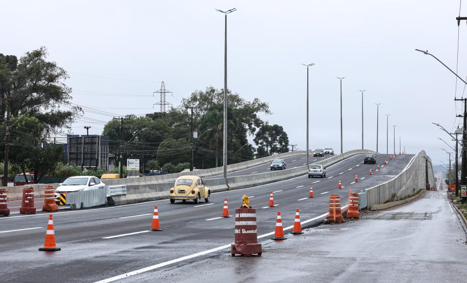 Novo viaduto de São José dos Pinhais tem pista superior liberada Foto: Rodrigo Félix Leal/SEIL-PR