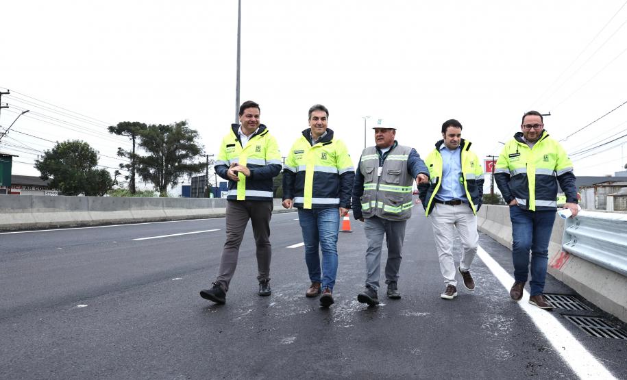Novo viaduto de São José dos Pinhais tem pista superior liberada Foto: Rodrigo Félix Leal/SEIL-PR