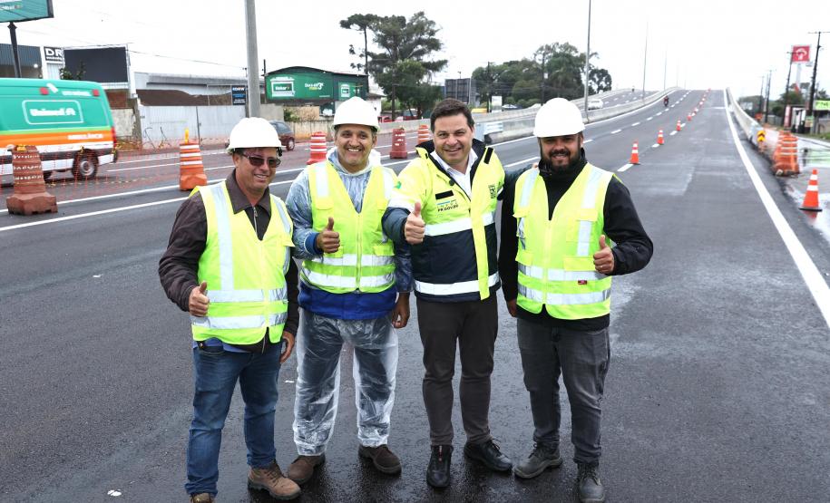 Novo viaduto de São José dos Pinhais tem pista superior liberada Foto: Rodrigo Félix Leal/SEIL-PR