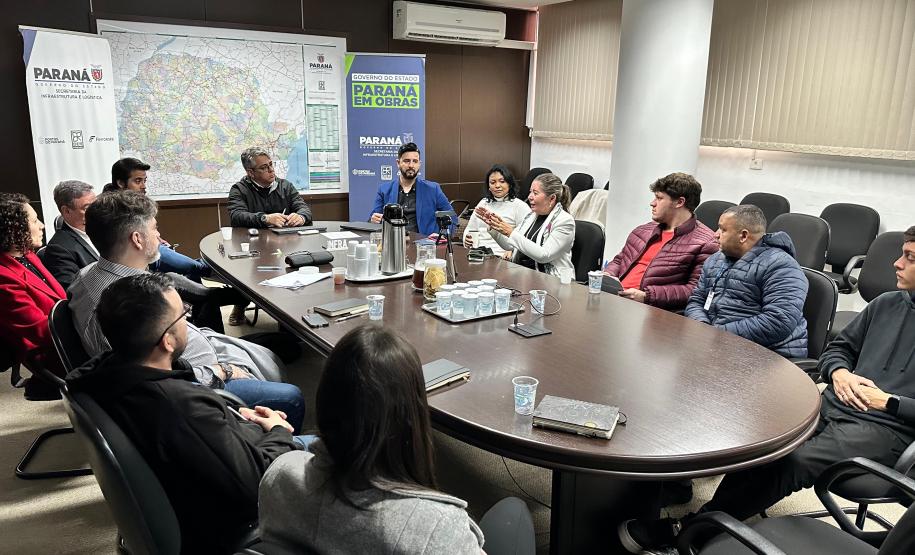 A visita técnica teve como objetivo principal o intercâmbio de experiências no processo de fomento e implementação da metodologia BIM no Governo do Estado do Paraná, visando a transformação digital em projetos e obras públicas.