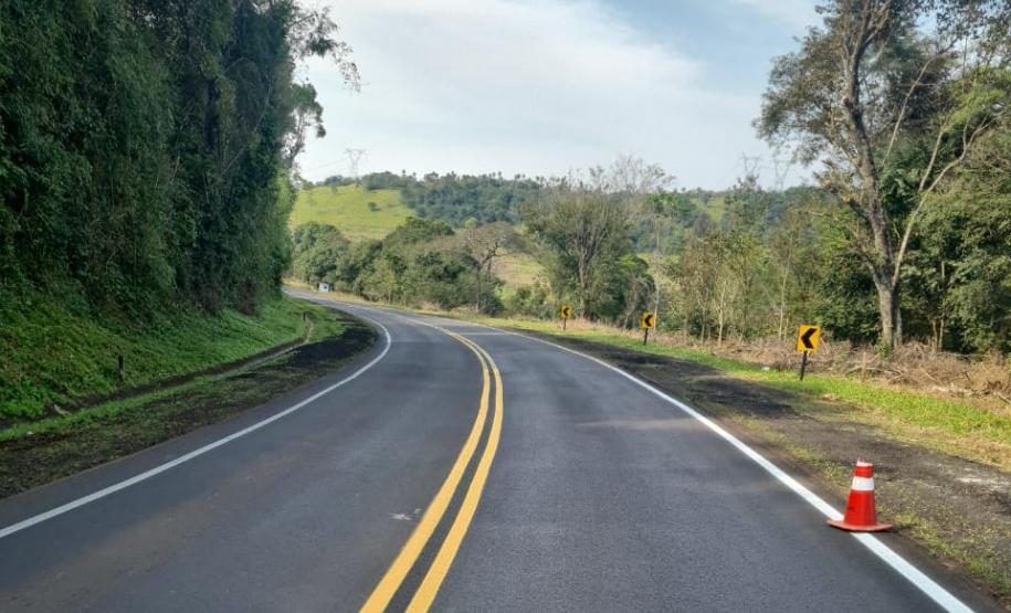 Serviço de conservação na PRC-158 entre Laranjeiras e Rio Bonito do Iguaçu