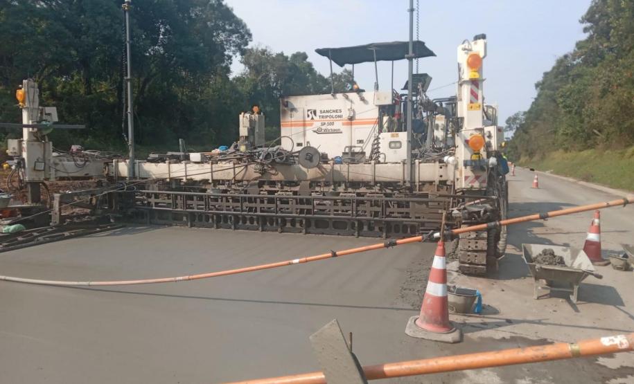 Em quatro meses, pavimentação em concreto entre Palmas e Clevelândia passa de 40%