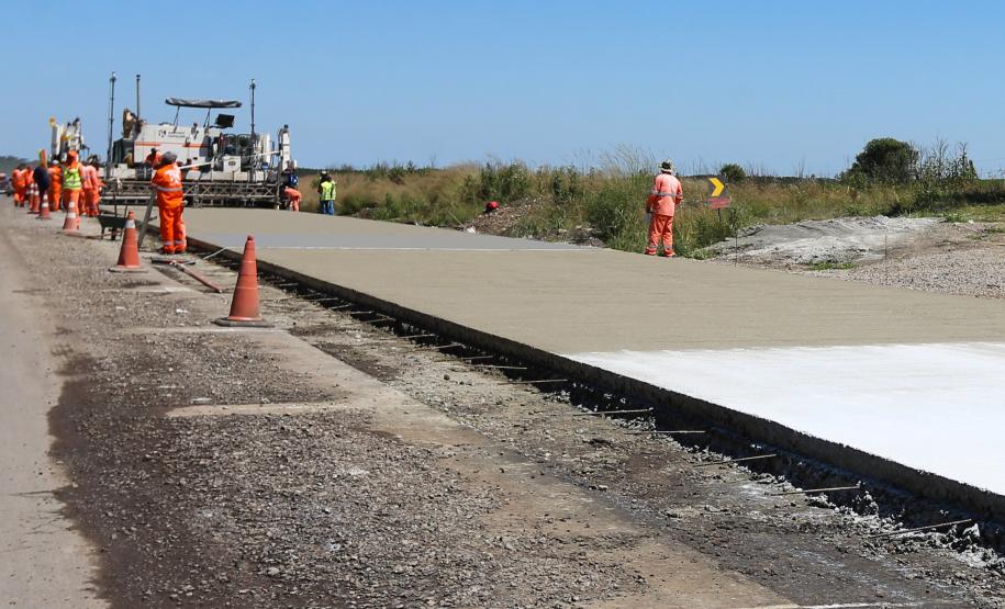 Pavimentação em concreto da PRC-280 avança 1 Km por dia.  Palmas, 20/12/2021