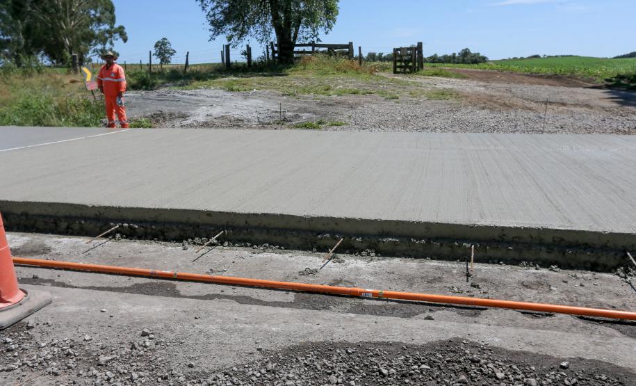 Pavimentação em concreto Da PRC-280 avança 1 Km por dia.  Palmas, 20/12/2021