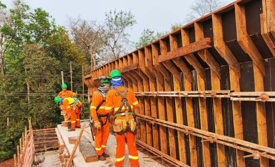 Construção das vigas Rodovia das Cataratas