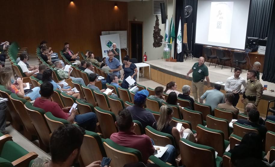 Leilão de sucatas DER/PR