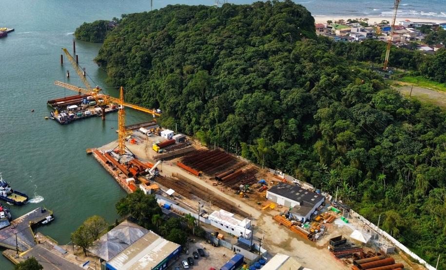 Canteiro de obras da Ponte de Guaratuba