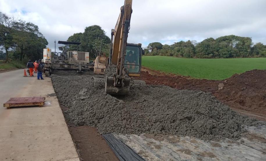 Em quatro meses, pavimentação em concreto entre Palmas e Clevelândia passa de 40%