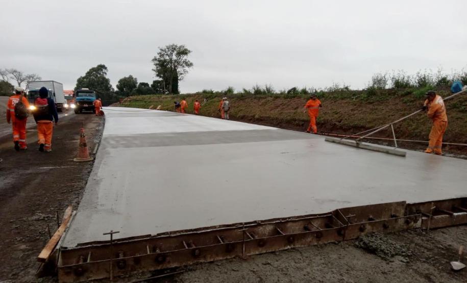 Em quatro meses, pavimentação em concreto entre Palmas e Clevelândia passa de 40%
