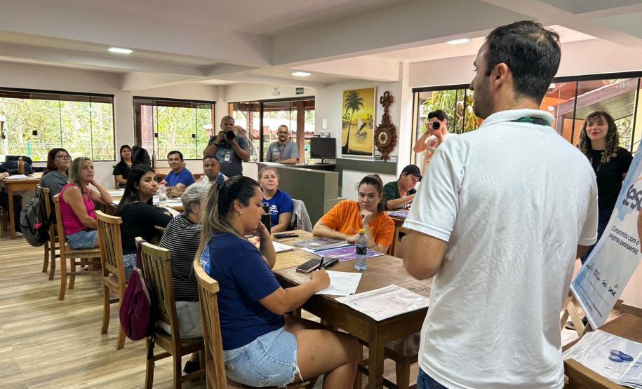 Portos do Paraná oferece aulas de inglês aos comerciantes com foco nos turistas de cruzeiros