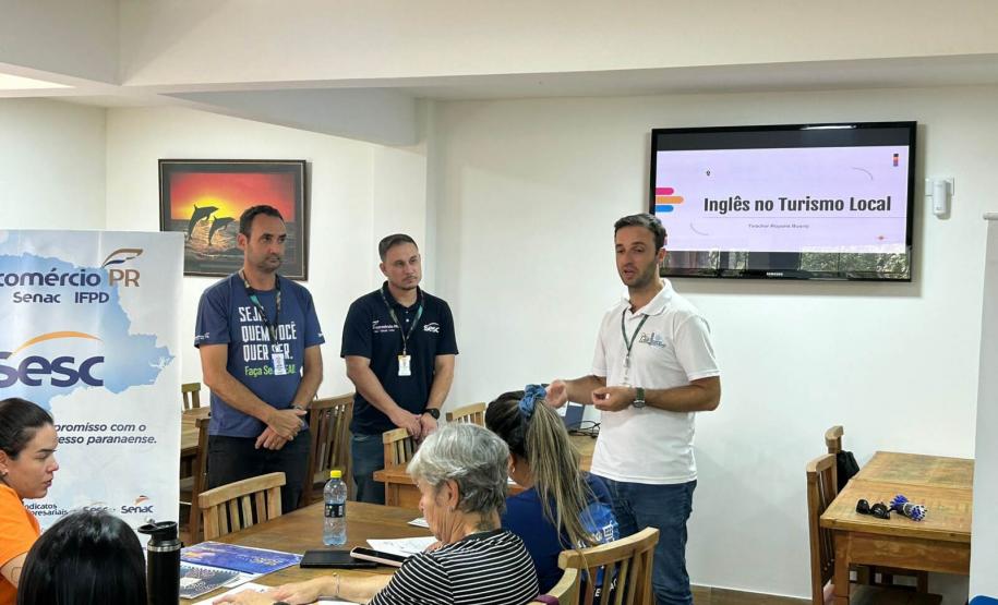 Portos do Paraná oferece aulas de inglês aos comerciantes com foco nos turistas de cruzeiros