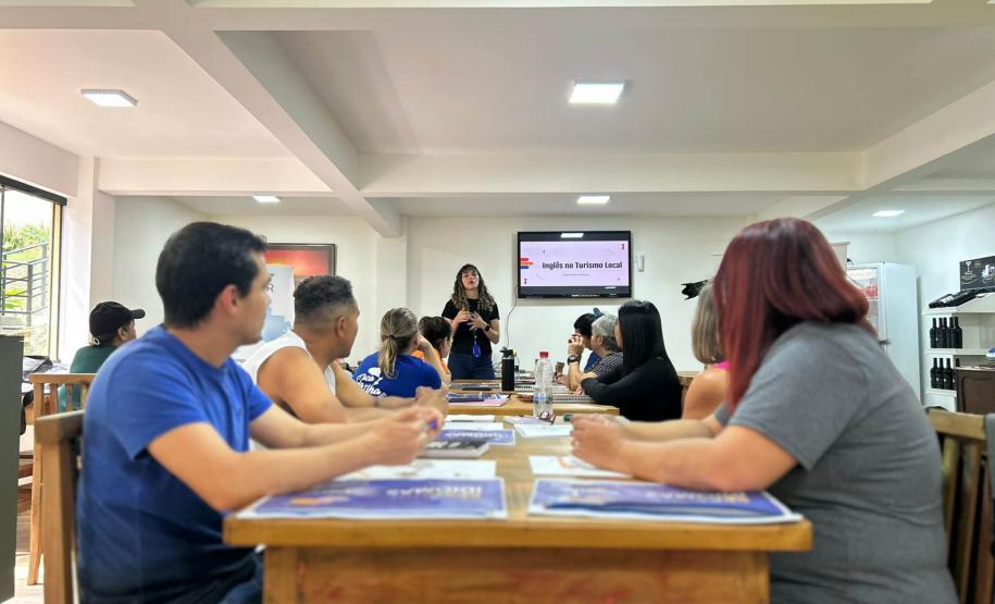 Portos do Paraná oferece aulas de inglês aos comerciantes com foco nos turistas de cruzeiros