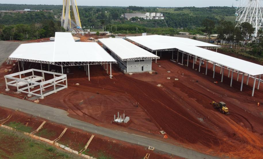 OBRA PERIMETRAL LESTE