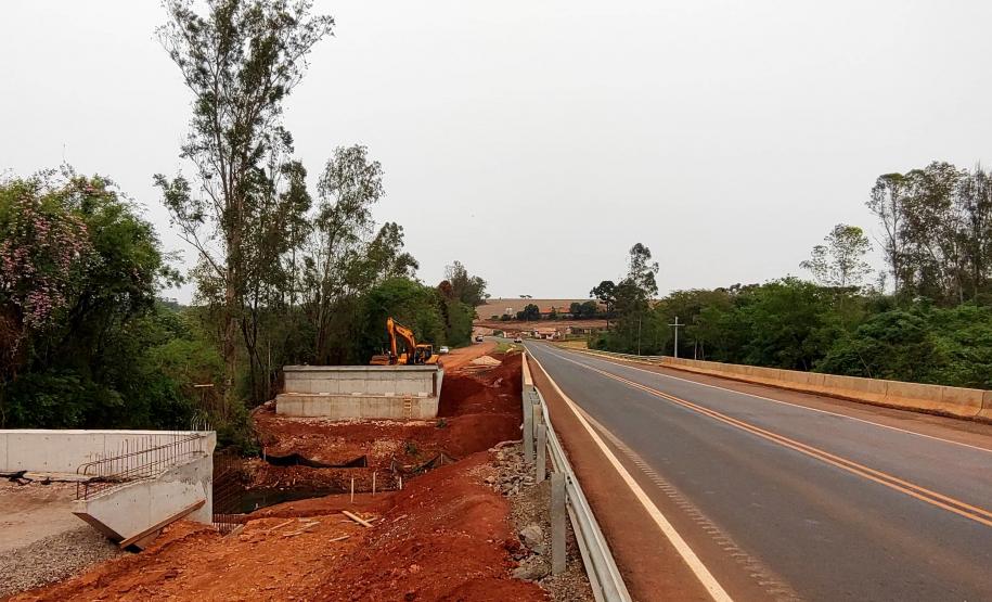 PR-445 terá pare e siga nos próximos dias para içamento de vigas em pontes e viadutos - Ponte sobre o Rio Apucaraninha